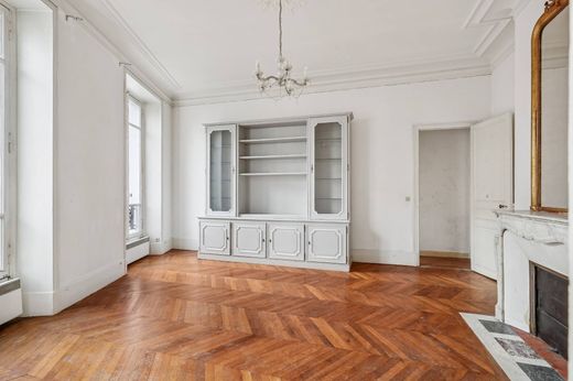 Apartment in Neuilly-sur-Seine, Hauts-de-Seine