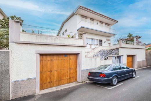 Einfamilienhaus in Funchal, Madeira