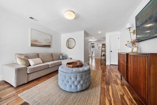 Luxury home in Alexandria, City of Alexandria