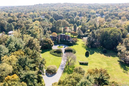 Detached House in Muttontown, Nassau County