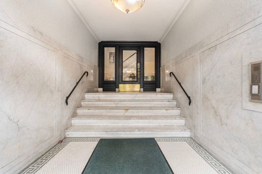 Apartment / Etagenwohnung in Brookline, Norfolk County