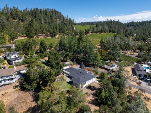 Vrijstaand huis in Angwin, Napa County