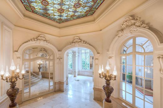 Apartment in La Muette, Auteuil, Porte Dauphine, Paris