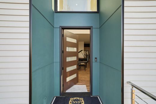 Luxury home in Edmonds, Snohomish County