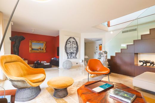 Apartment / Etagenwohnung in Aix-en-Provence, Bouches-du-Rhône