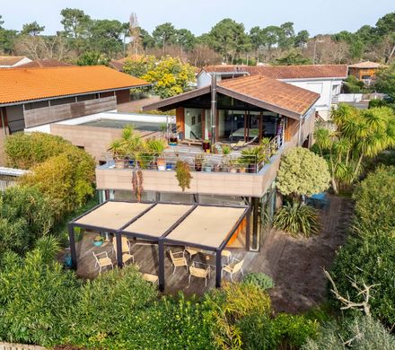 Detached House in Cap Ferret, Gironde