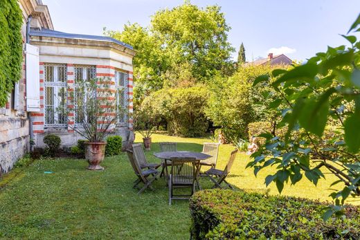 Detached House in Bordeaux, Gironde
