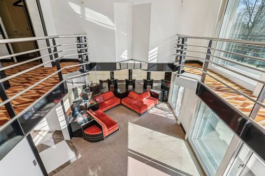 Apartment in Neuilly-sur-Seine, Hauts-de-Seine