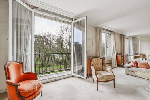 Apartment / Etagenwohnung in Neuilly-sur-Seine, Hauts-de-Seine