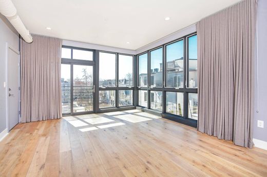 Apartment in Washington, Washington County