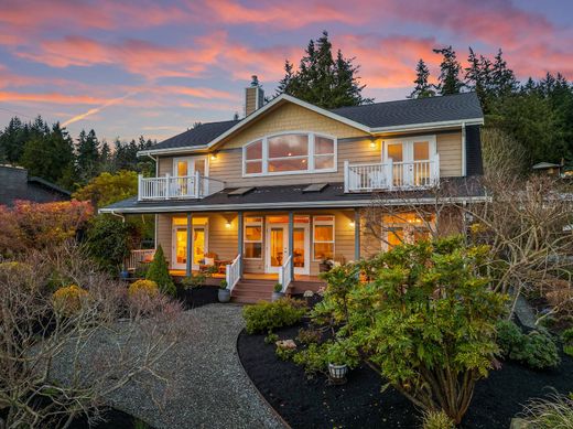 Luxury home in Bainbridge Island, Kitsap County