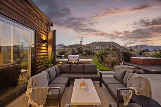 Detached House in Queenstown, Queenstown-Lakes District
