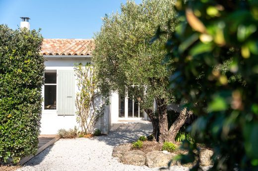 Detached House in Sainte-Marie-de-Ré, Charente-Maritime