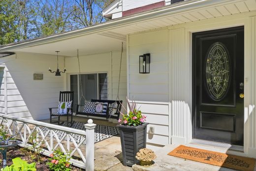 Detached House in Chagrin Falls, Cuyahoga County