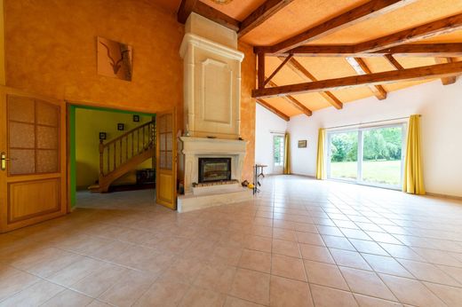 Detached House in Aubigny, Vendée