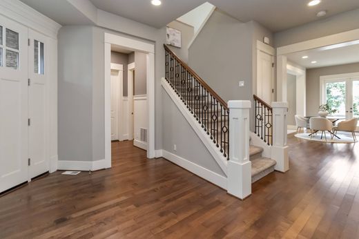 Luxury home in Bellevue, King County