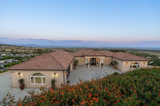 Luxury home in Ventura, Ventura County