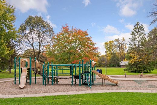Detached House in Edina, Hennepin County