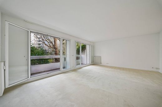 Apartment in La Muette, Auteuil, Porte Dauphine, Paris