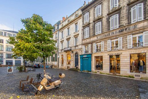 Apartment / Etagenwohnung in Bordeaux, Gironde