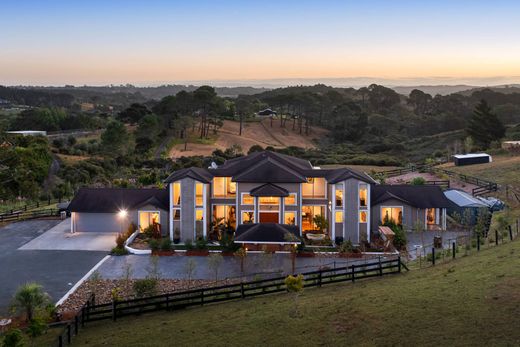 Detached House in Rodney Point, Auckland