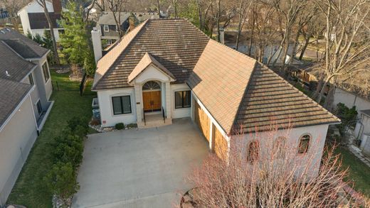 بيت مستقل ﻓﻲ Overland Park, Johnson County
