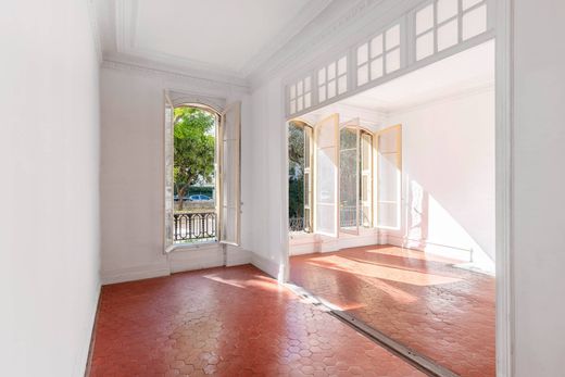 Apartment / Etagenwohnung in Nizza, Alpes-Maritimes
