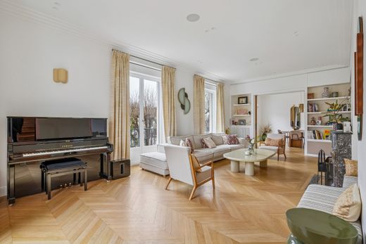 Apartment in Neuilly-sur-Seine, Hauts-de-Seine