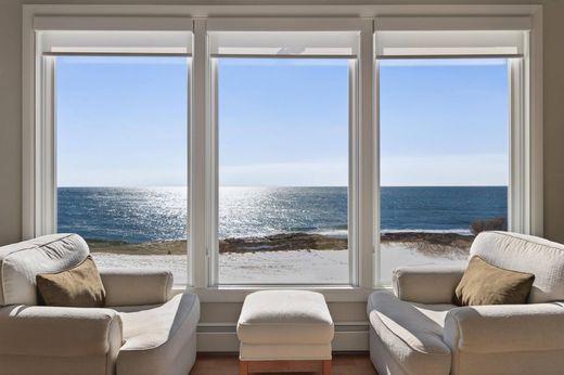 Detached House in Cape Elizabeth, Cumberland County