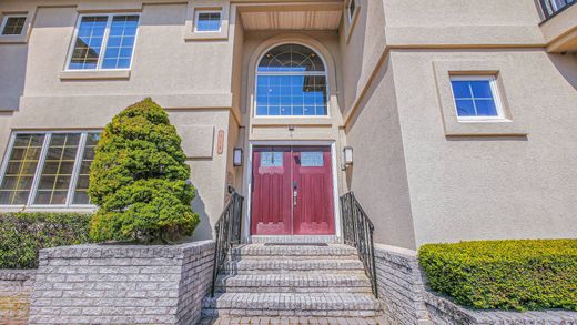 Luxury home in Linwood, Atlantic County