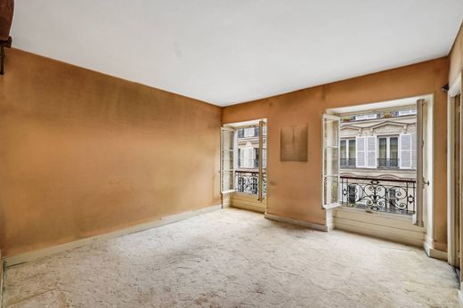 Apartment in Saint-Germain, Odéon, Monnaie, Paris