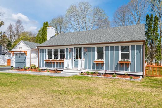 Detached House in East Falmouth, Barnstable County
