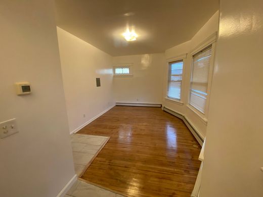 Apartment / Etagenwohnung in West Orange, Essex County