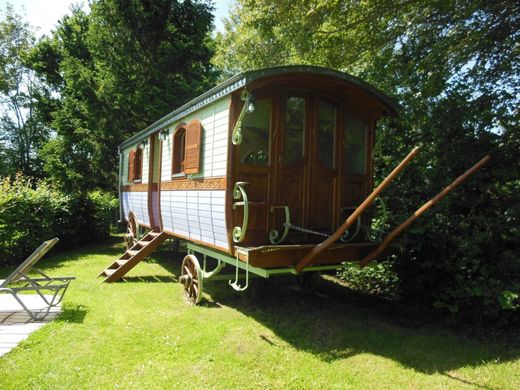 ‏בית חד-משפחתי ב  Pont-l'Évêque, Calvados