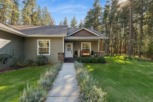 Vrijstaand huis in Columbia Falls, Flathead County