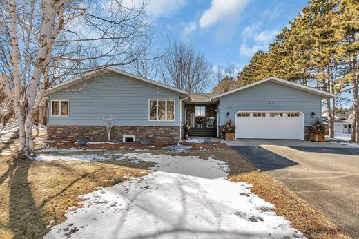 Casa en Paynesville, Stearns County