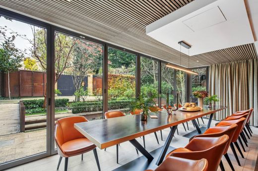 Detached House in La Muette, Auteuil, Porte Dauphine, Paris