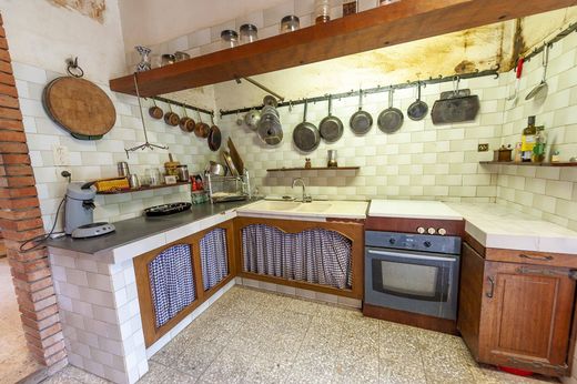 Detached House in Perpignan, Pyrénées-Orientales