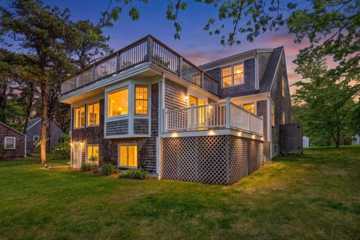 Detached House in South Dennis, Barnstable County