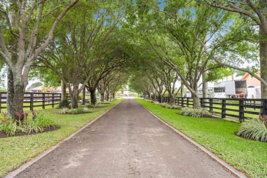 Detached House in Wellington, Palm Beach
