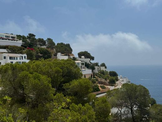 Grond in Santa Eulària des Riu, Balearen