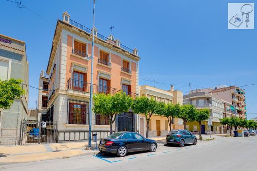 Luxury home in Barrio Viejo de Callosa de Segura, Alicante