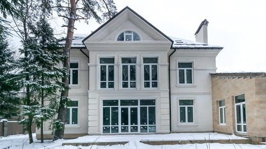 Villa à Podushkino, Moscow Oblast