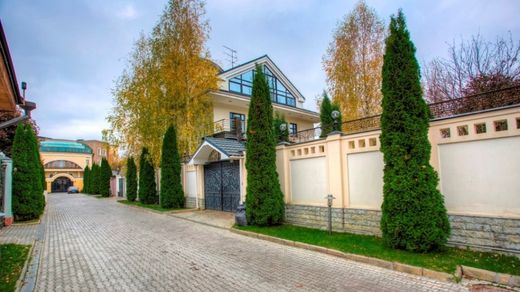 Villa in Podushkino, Moscow Oblast