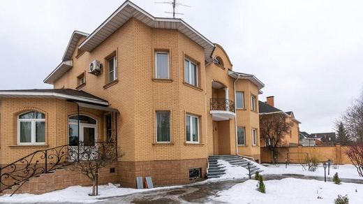 Villa in Nemchinovka, Moscow Oblast