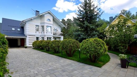 Villa in Polyany, Moskovskaya
