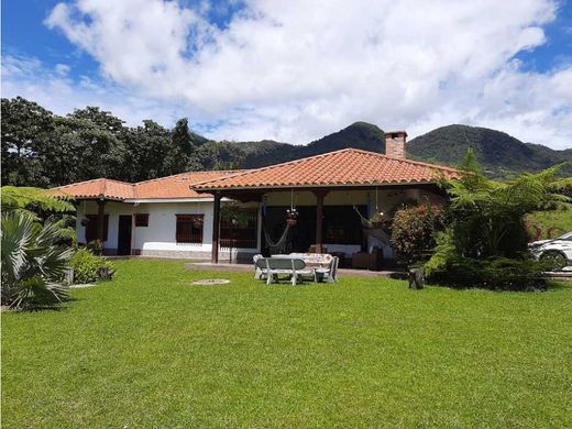 Farmhouse in Carmen de Viboral, El Carmen de Viboral