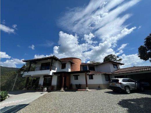 Casa de campo en Envigado, Departamento de Antioquia