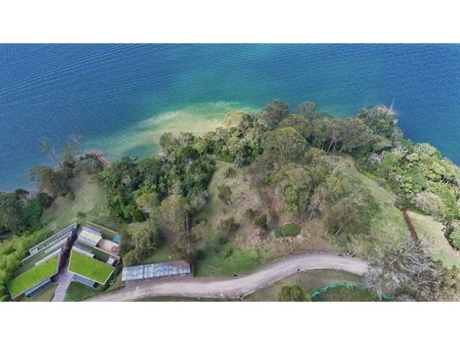 토지 / Guatapé, Departamento de Antioquia