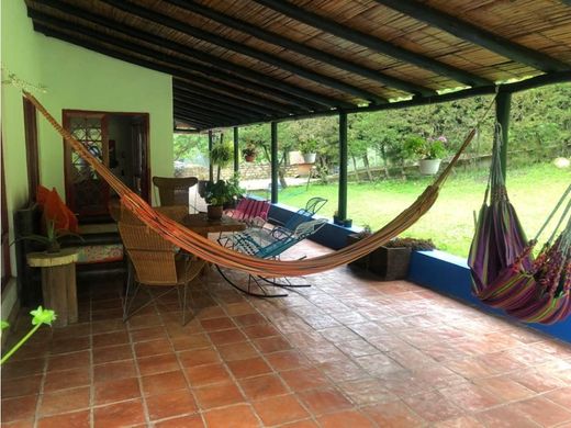 Cortijo o casa de campo en Anolaima, Capital frutera de Colombia